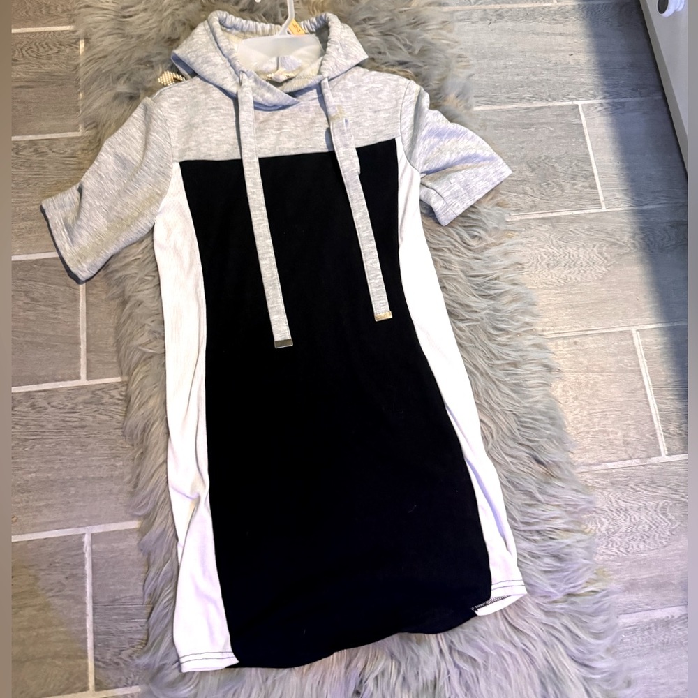 Warm dress soft and short with hood